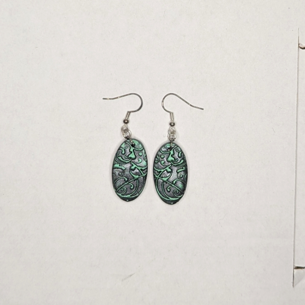 Gothic Green Oval Earrings - Picture 5 of 9